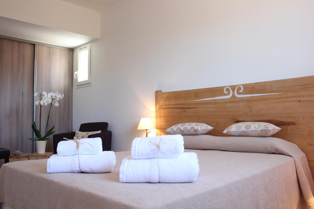 Villas Cala Corsa - 3 Et 4 Chambres - Cala Rossa Porto-Vecchio - Villas Entierement Climatisees Avec Piscine Chauffee Partagee Et Piscines Privees - Internet Gratuit Екстер'єр фото